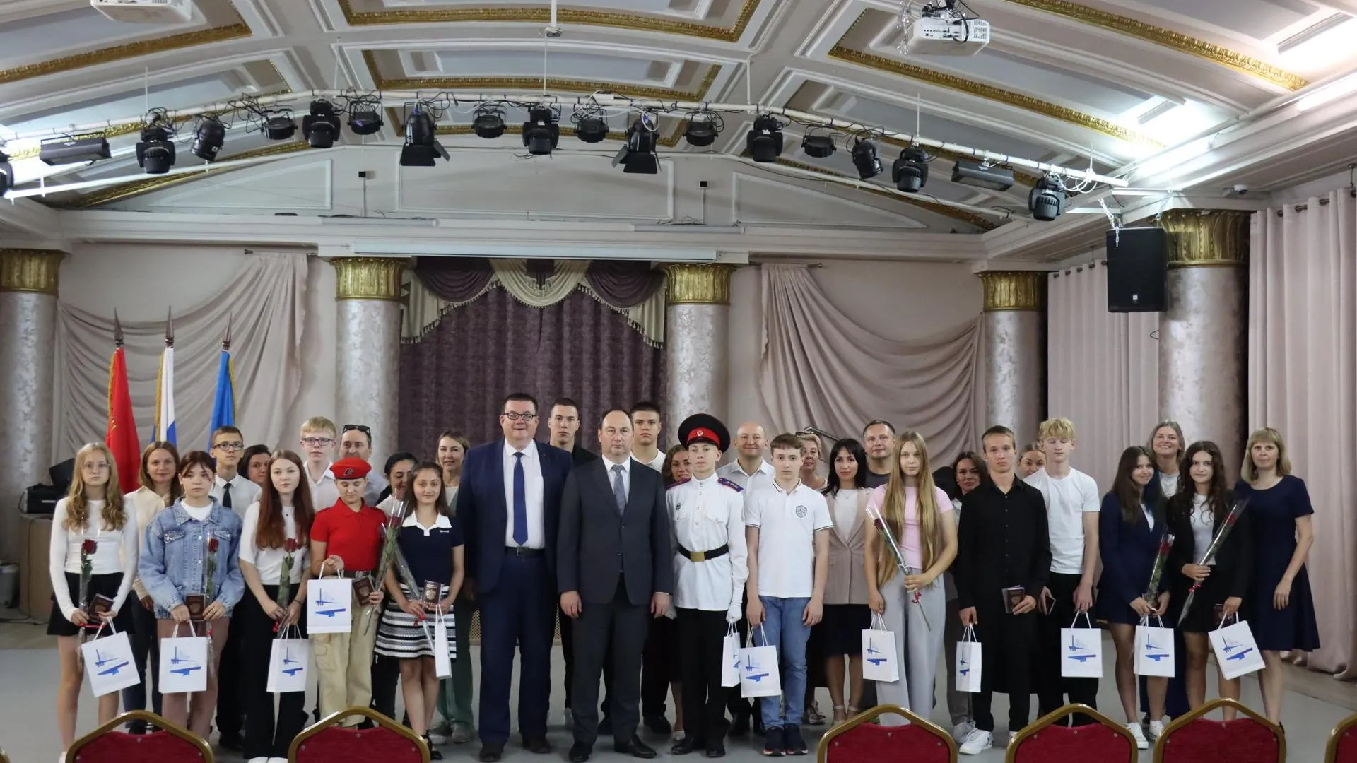 В Ступине 15 подростков получили первые паспорта