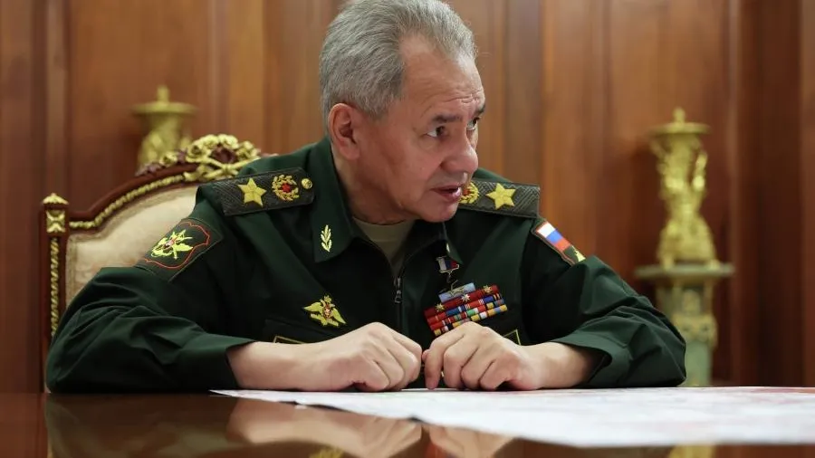 Сергей Шойгу вручил медали «Золотая Звезда» отличившимся участникам СВО