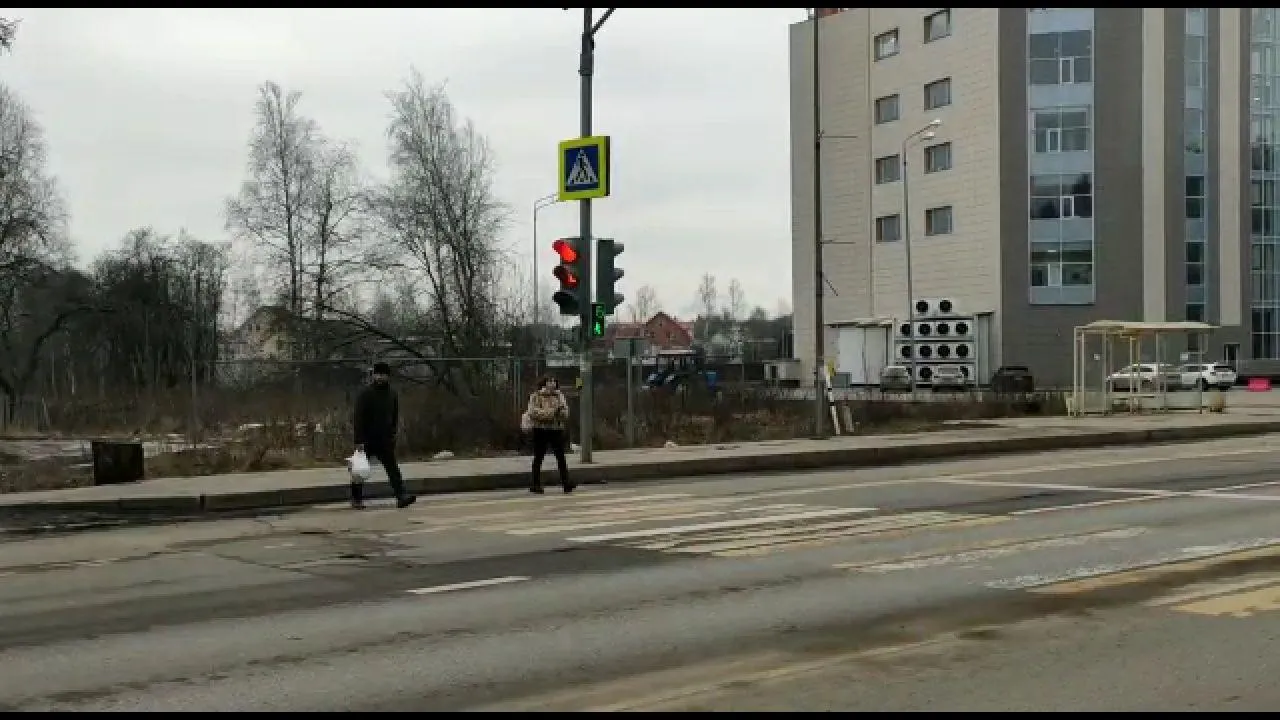 Режим работы светофора в поселке Красногорска изменили по просьбе автомобилистов