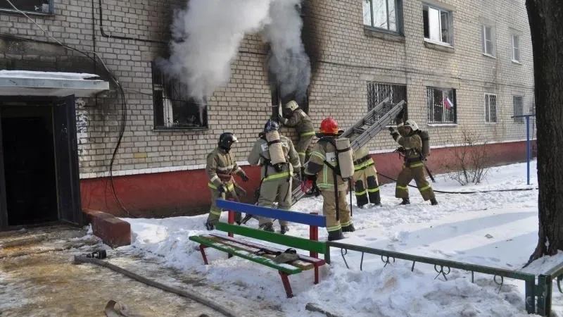Пожарные потушили пожар в квартире в Истре