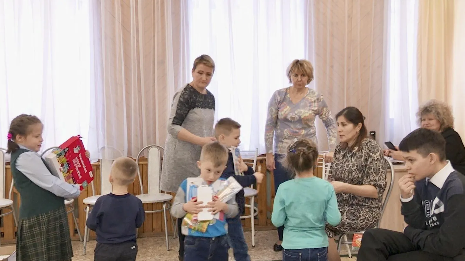В Клину провели благотворительный сбор канцелярии для воспитанников центра «Клинский»