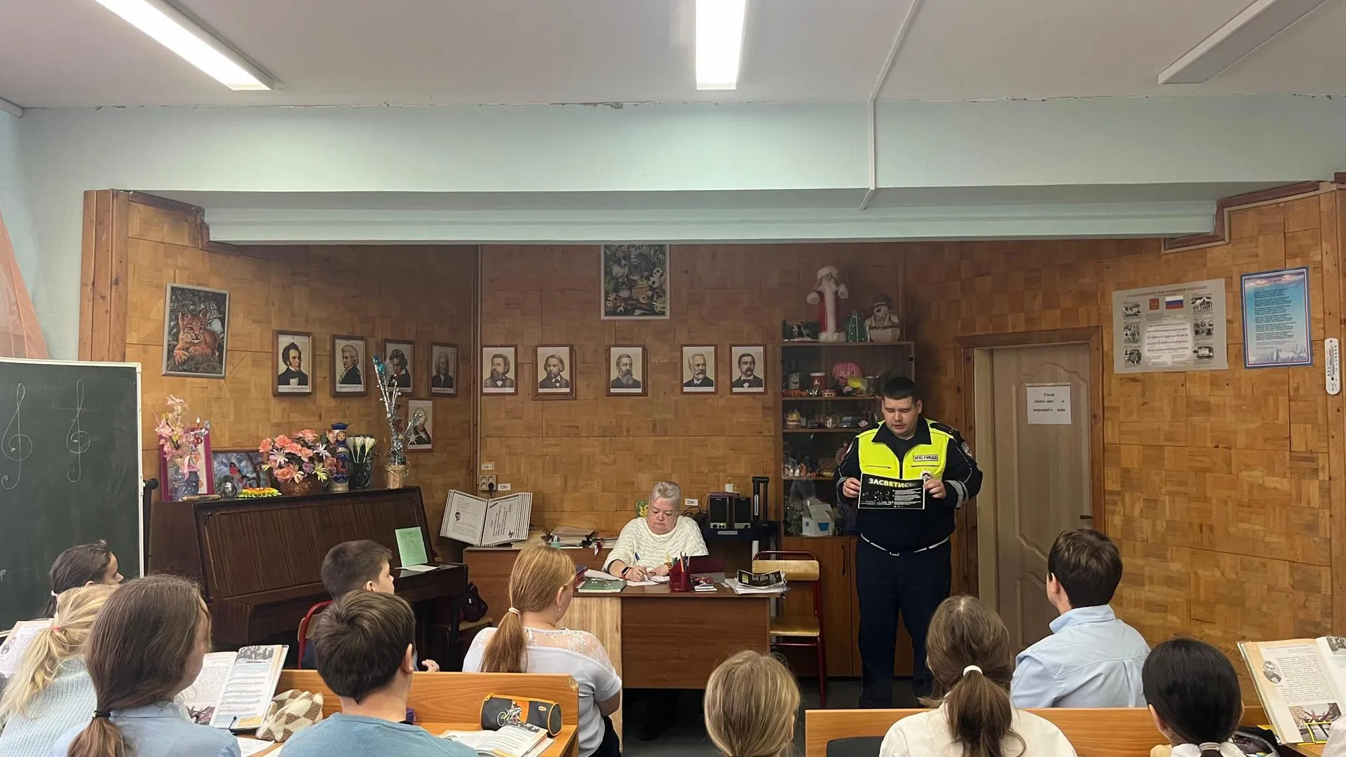 В Ступине сотрудники Госавтоинспекции провели акцию «Засветись!»