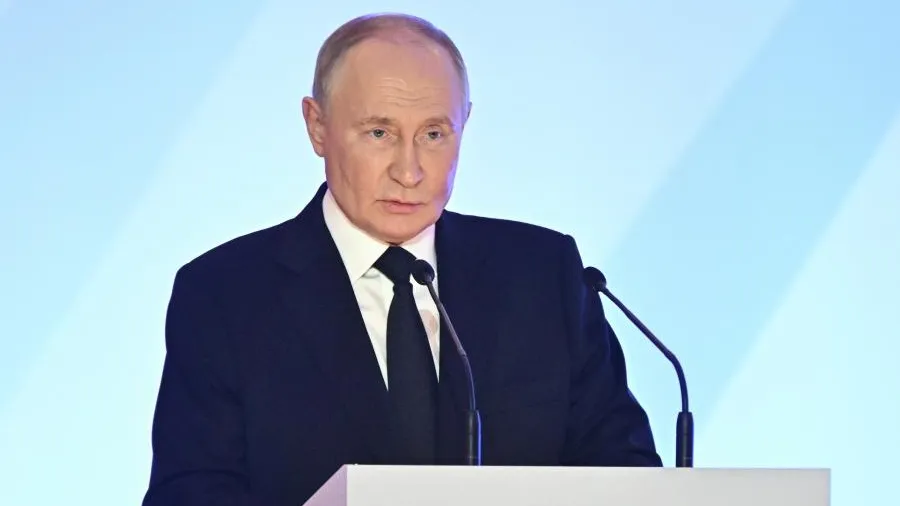 Путин ответил на слова Меркель, что он специально «пугал» ее собакой