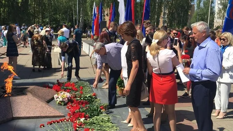 В День памяти и скорби в Королеве возложили цветы к Мемориалу Славы
