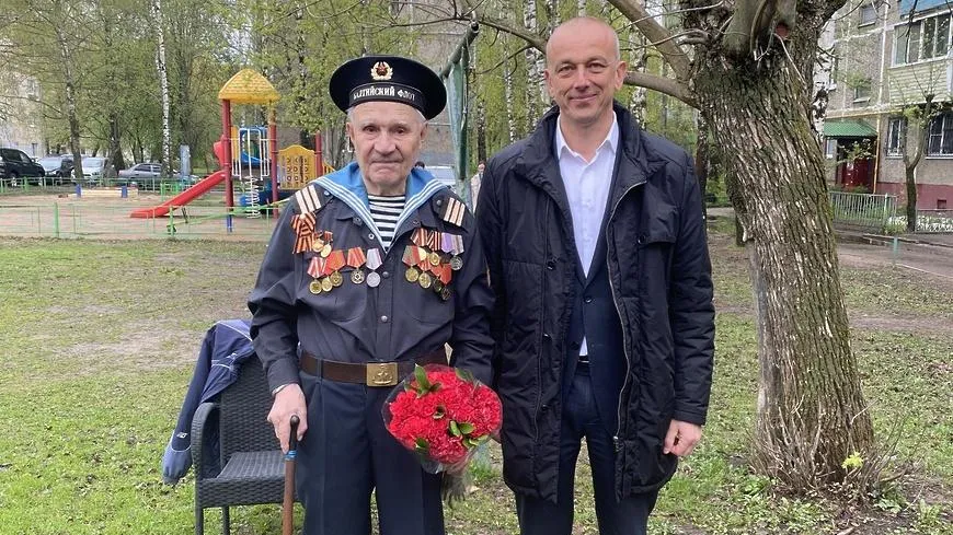 Пятерым ветеранам ВОВ вручили подарки в День Победы в Подольске