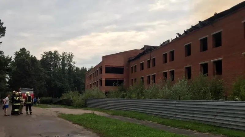 Возгорание потушили в заброшенном здании в Чехове