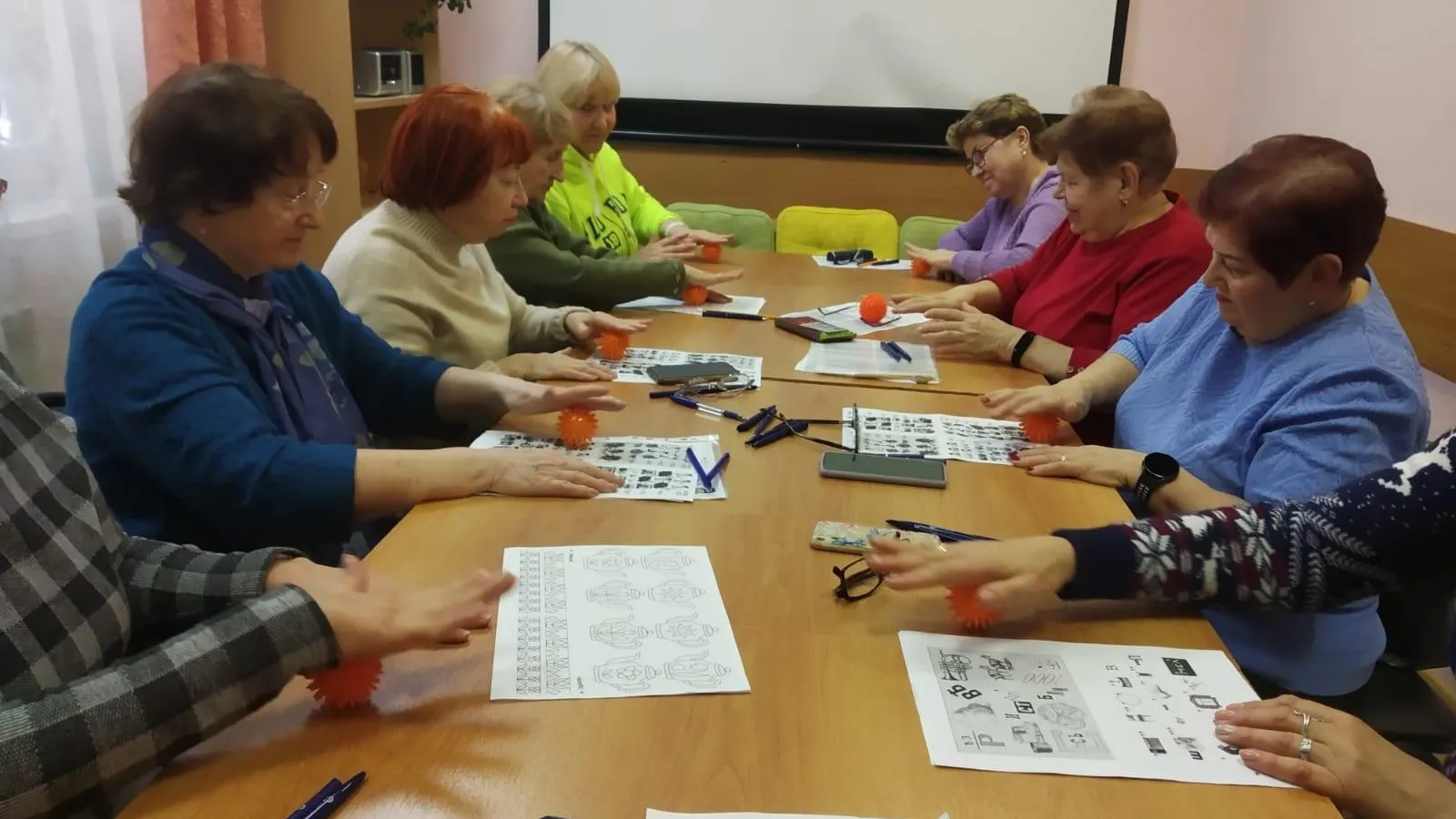 Занятия по нейрогимнастике проходят для граждан старшего возраста в Мытищах