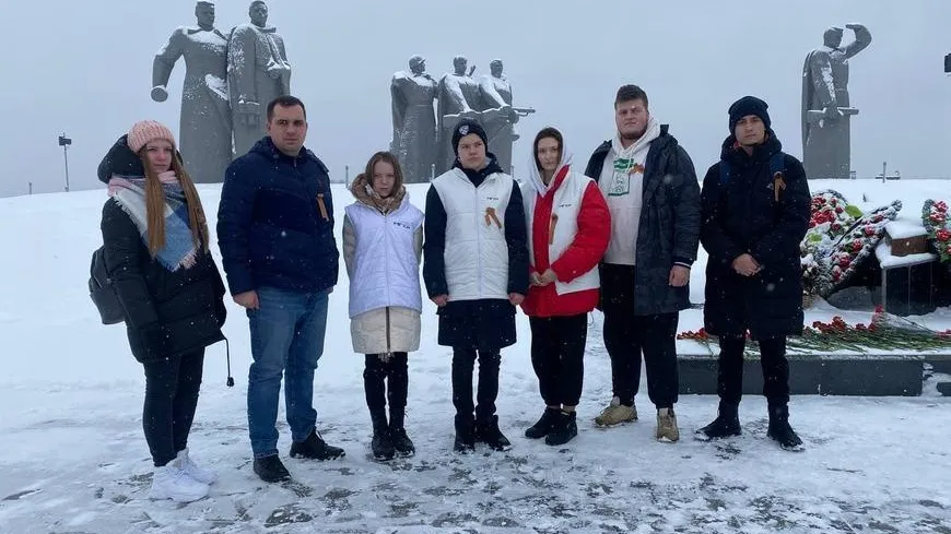 Активисты «Единой России» в Люберцах посетили мемориал «Подвигу 28» в Волоколамском округе