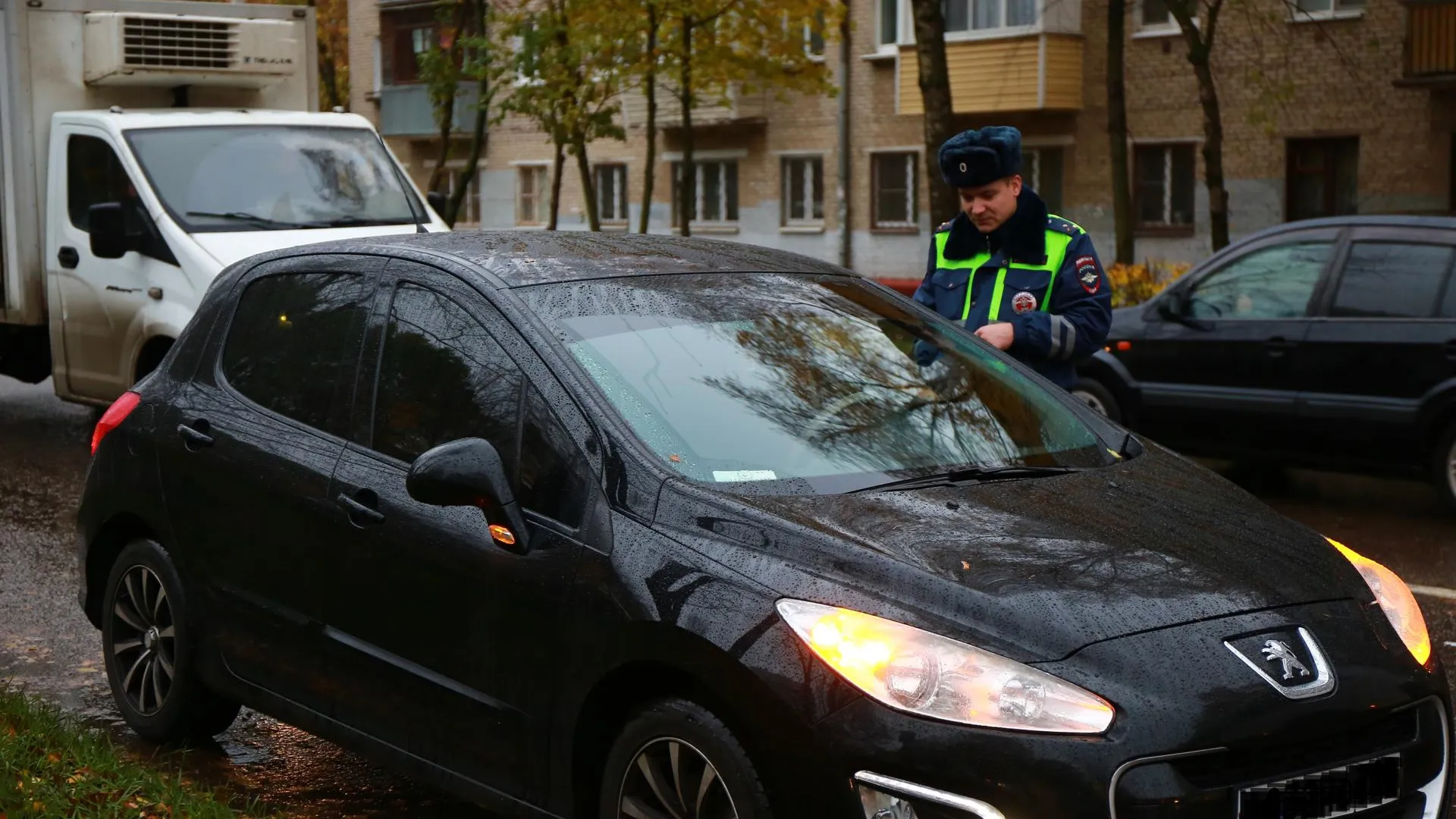 Около 70 непристегнутых автомобилистов выявили в Подольске в ходе рейда