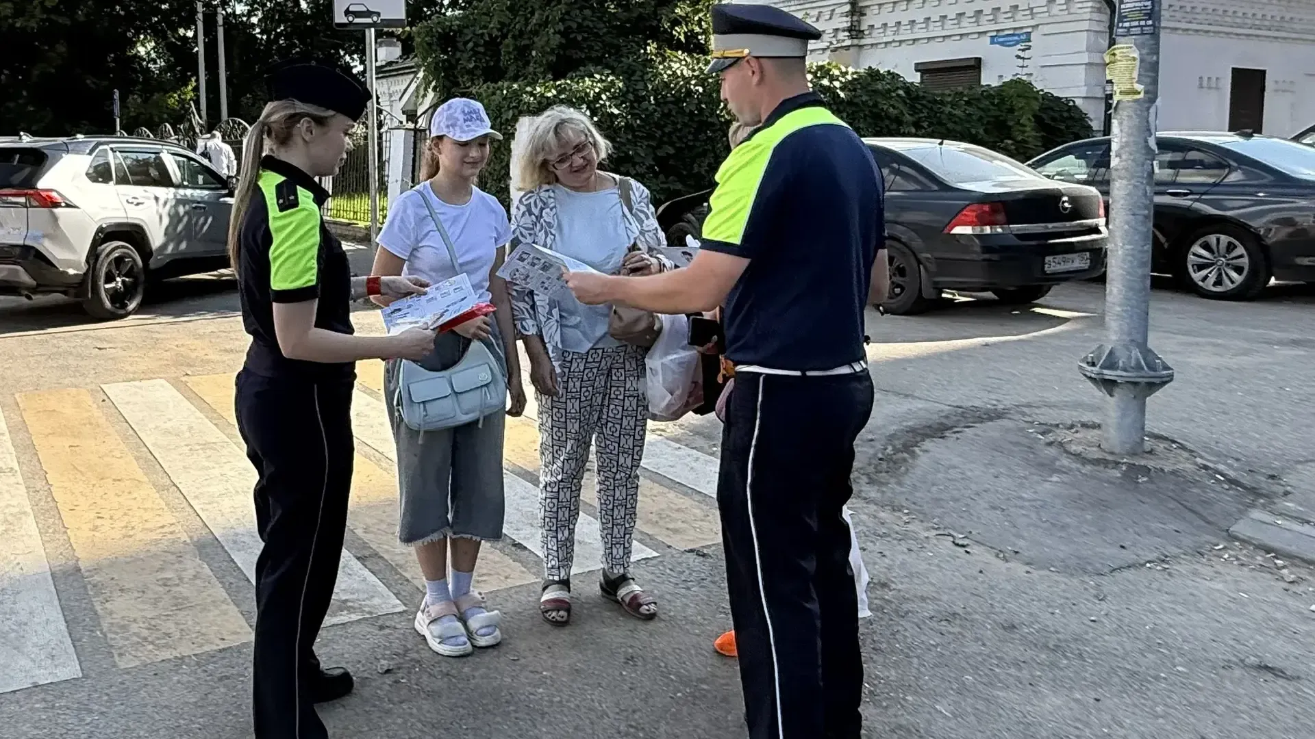 Госавтоинспекторы провели акцию ко Дню светофора в Одинцовском округе