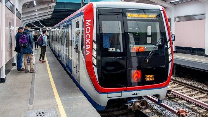 Филевская линия метро полностью перешла на поезда «Москва»