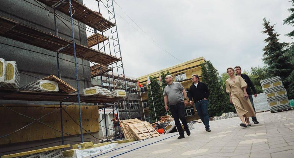 Глава Лосино-Петровского проверил ход работ по строительству соцобъектов