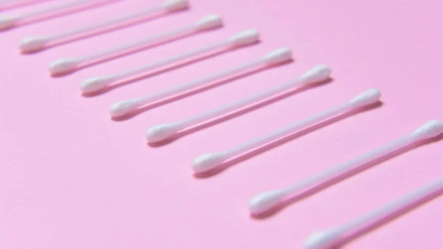 Будете глухими: ватные палочки могут уничтожить уши?