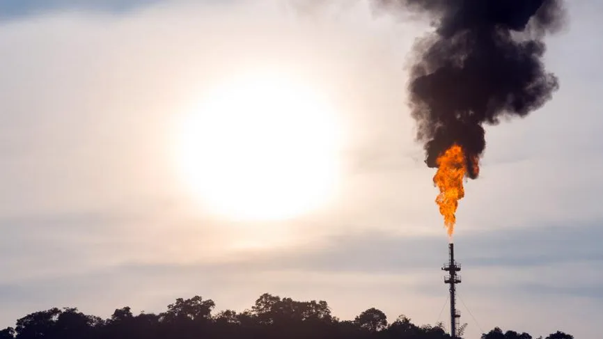 Нефть рванула вверх: что будет с биткоином и мемкоинами