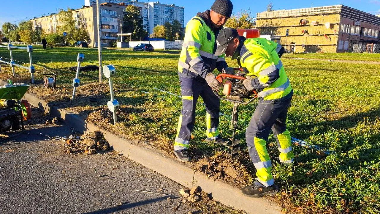 В Серпухове началась установка дорожных ограждений