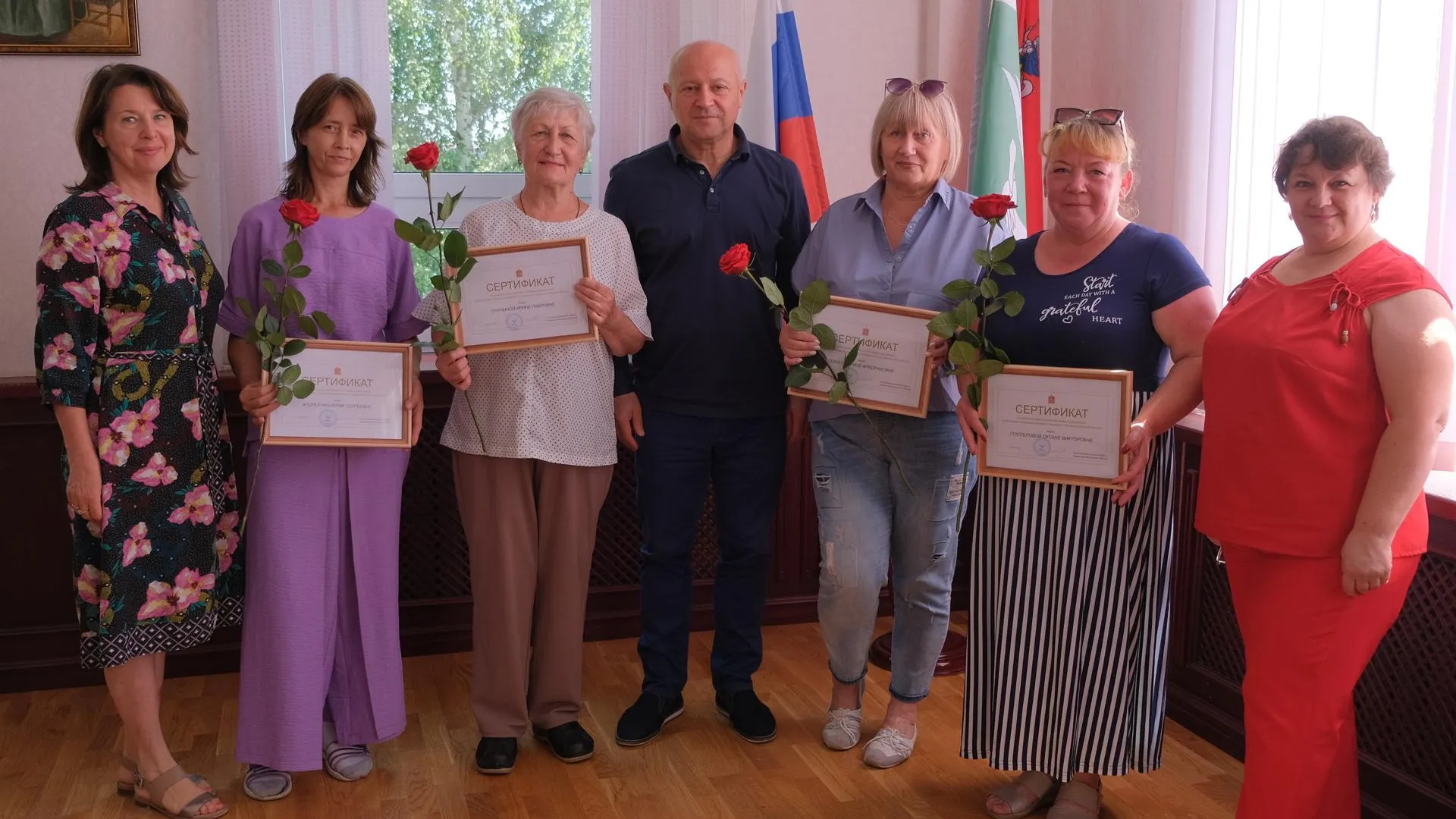В Шаховской вручили первые жилищные сертификаты переселенцам из аварийного жилья