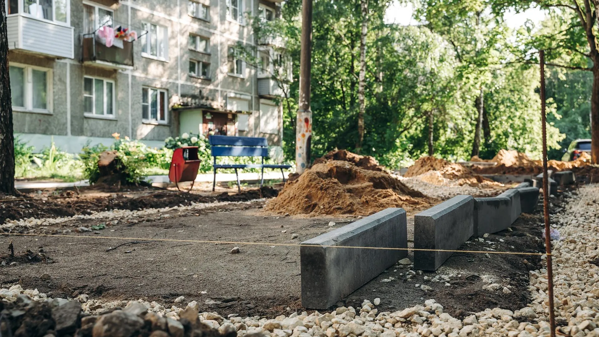 Началось благоустройство двора на улице Беляева в Щелкове