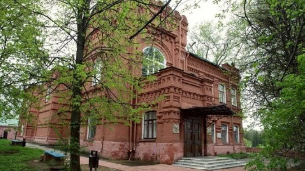 В Подмосковье выдано разрешение на обследование здания мужского училища