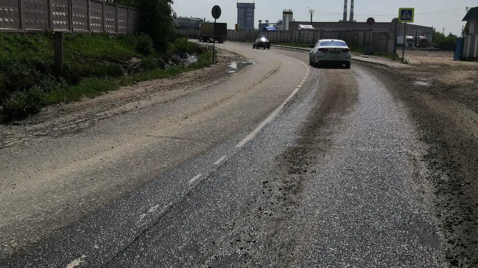 Подтопление автодороги устранили в Подольске по просьбе жителя