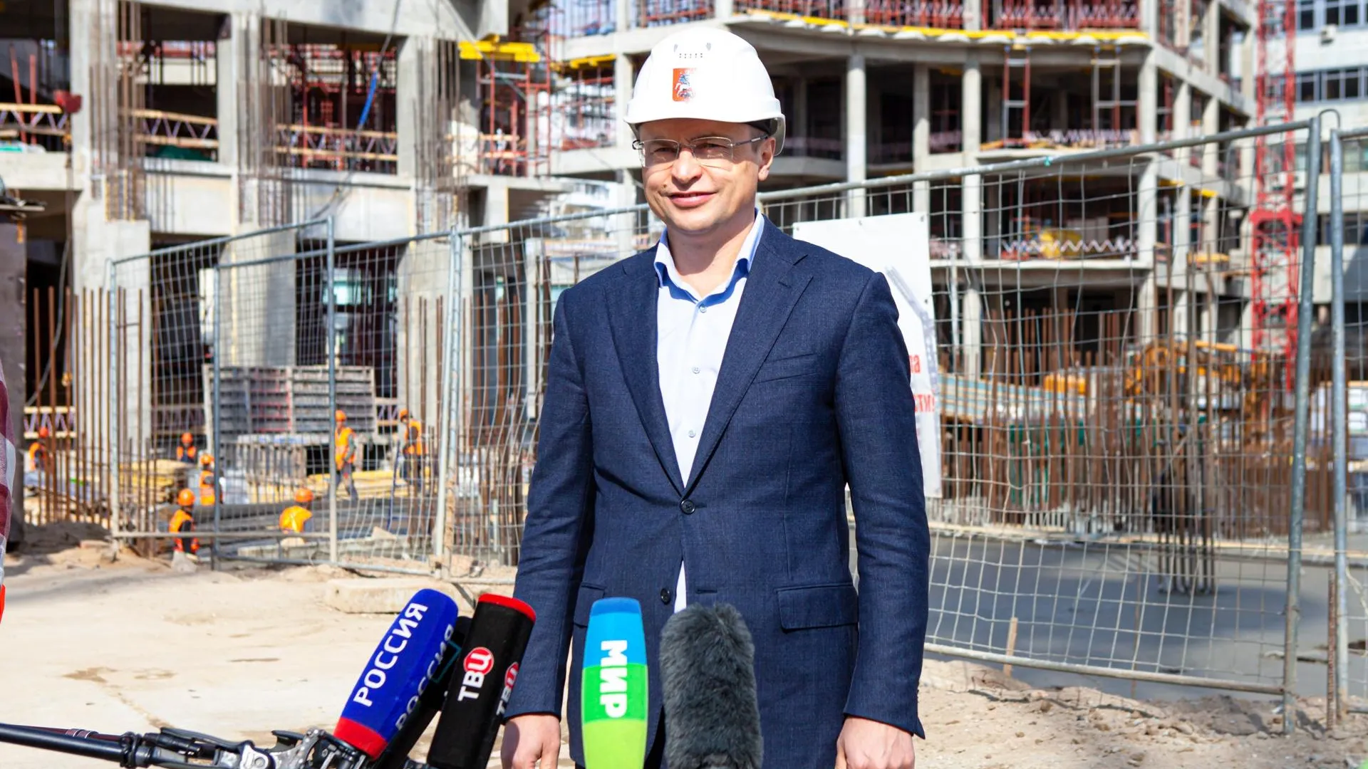 Загрутдинов: забетонированы силовые плиты в паркинге ЖК «Квартал Триумфальный»