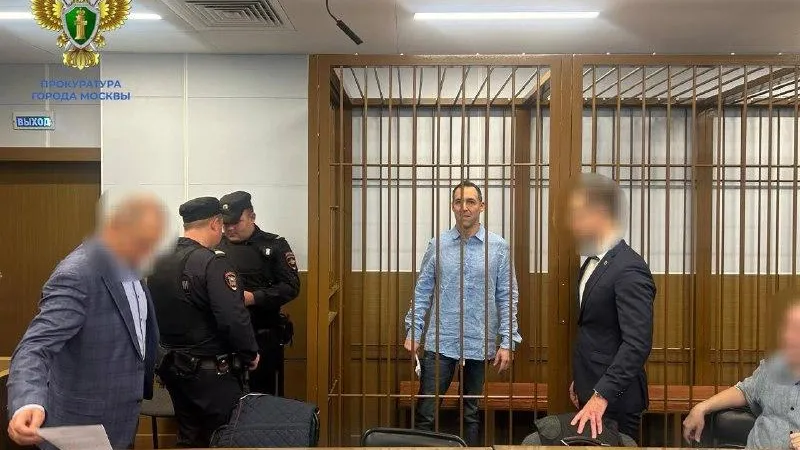 Суд в Москве приговорил француза Лорана Винатье* к 3 годам колонии