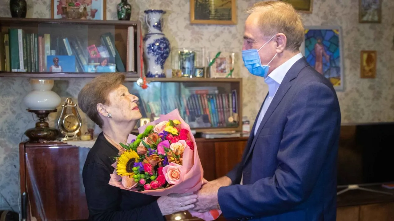 Глава Люберец поздравил с 87‑летием одного из старейших членов партии «Единая Россия»