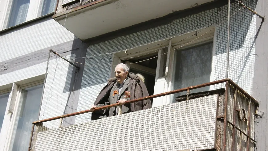 Фронтовиков поздравили с наступающим Днем Победы в поселке Нахабино Красногорска