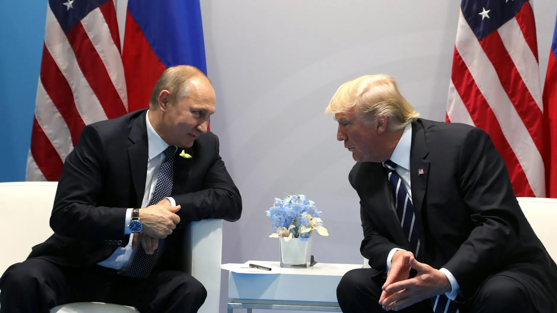 Путин поздравил Трампа с наступающим Новым годом