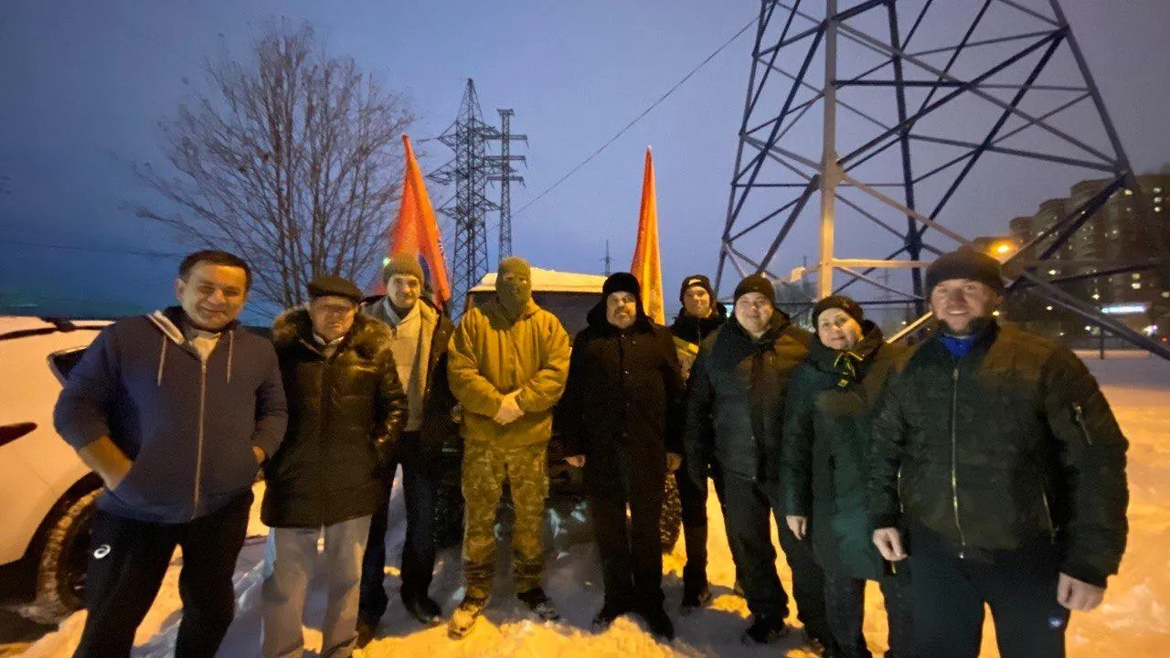 Общественники Лобни передали машину УАЗ одному из бойцов СВО