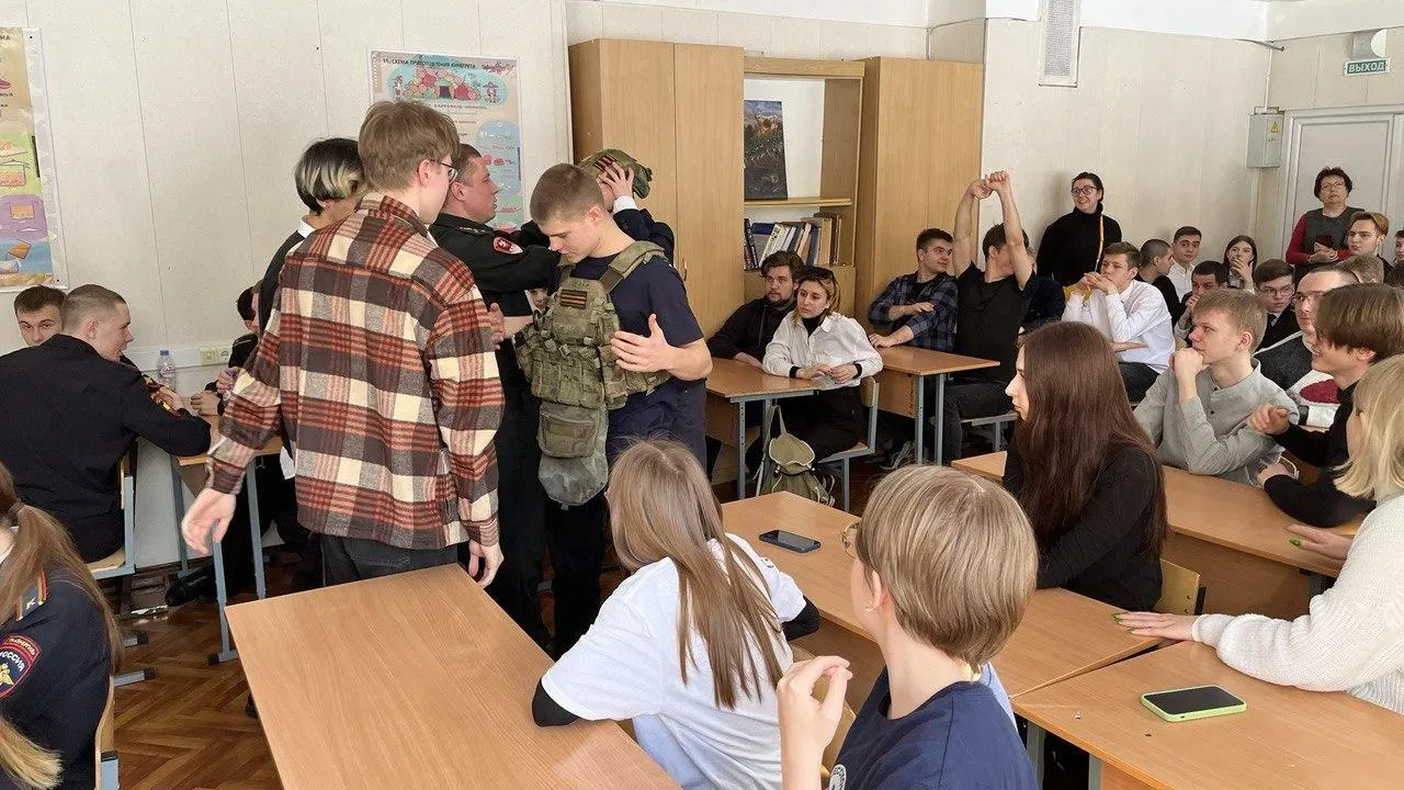 В колледже «Энергия» Реутова на уроке мужества обсудили патриотизм и поддержку бойцов СВО