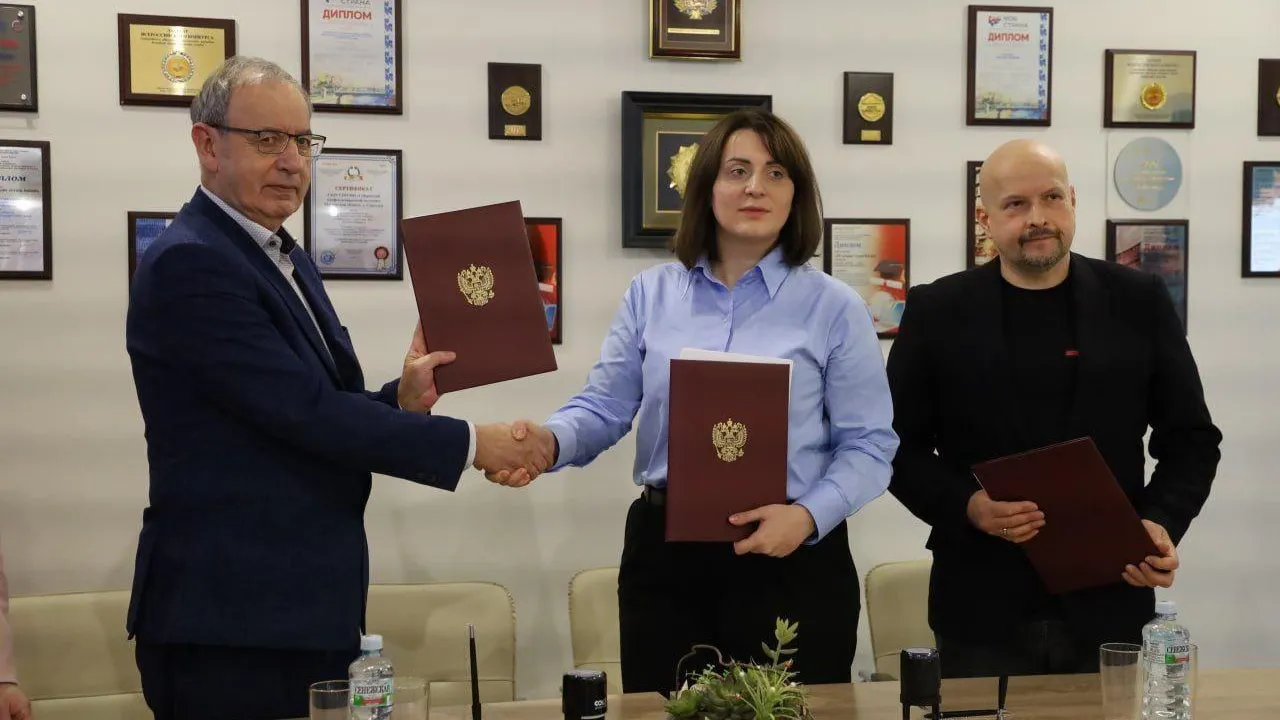 В колледже Подмосковья подписали соглашение о работе между образованием и промышленностью