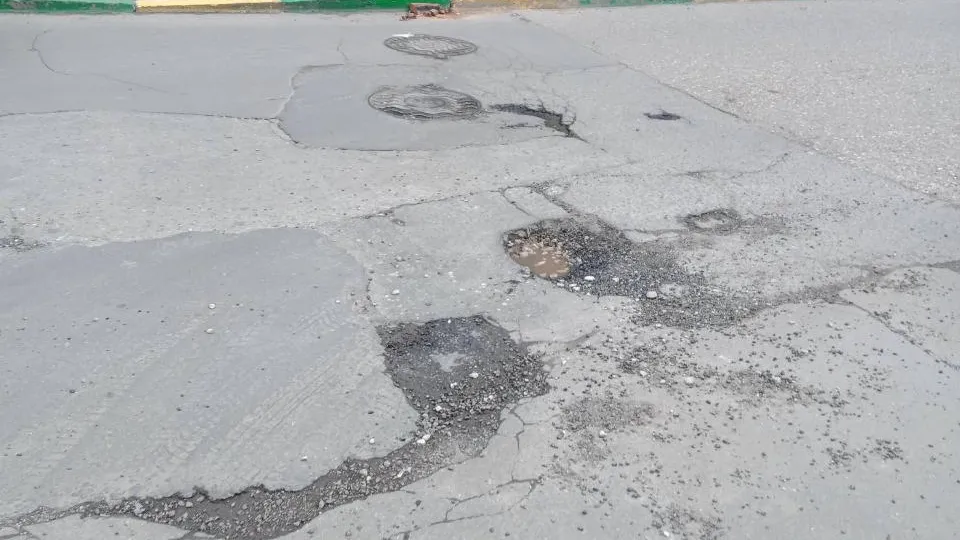 Житель Подольска пожаловался на отсутствие ремонта на автодороге по улице Трудовая