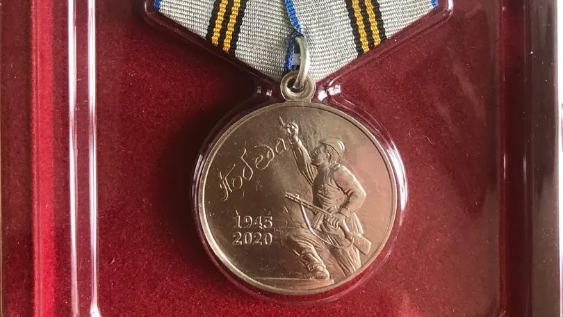 Ветеранам из Подольска вручили медали «75 лет Победы в Великой Отечественной войне»
