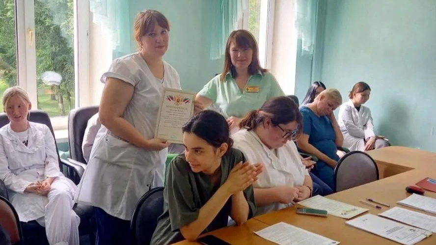 Балашихинская больница вручила студентам благодарственные письма за активную работу