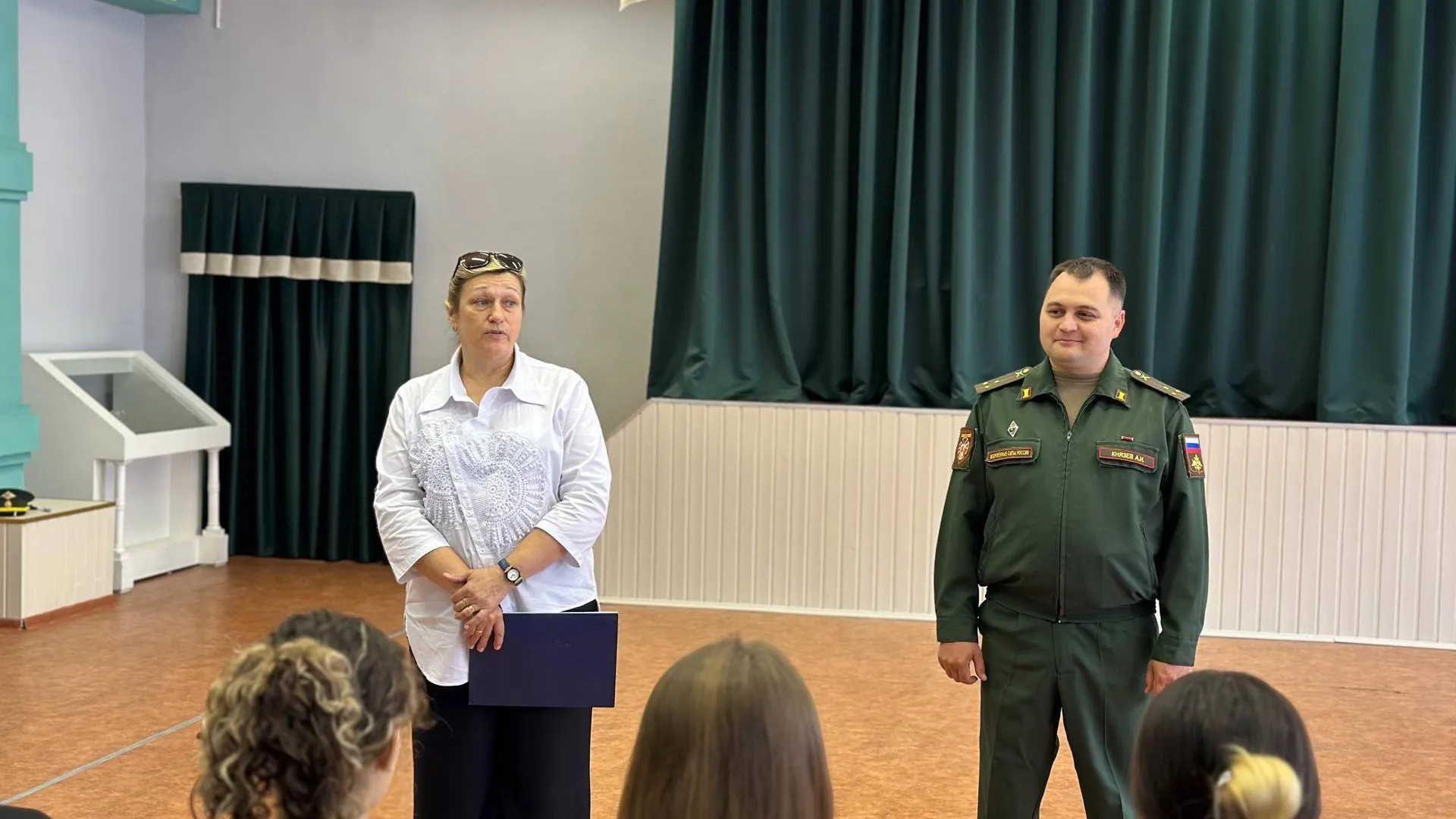 Ветеран СВО провел урок мужества для школьников Можайского округа
