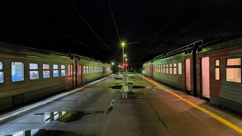 «Как в фильме ужасов»: атмосферу в подмосковной электричке сняли на видео