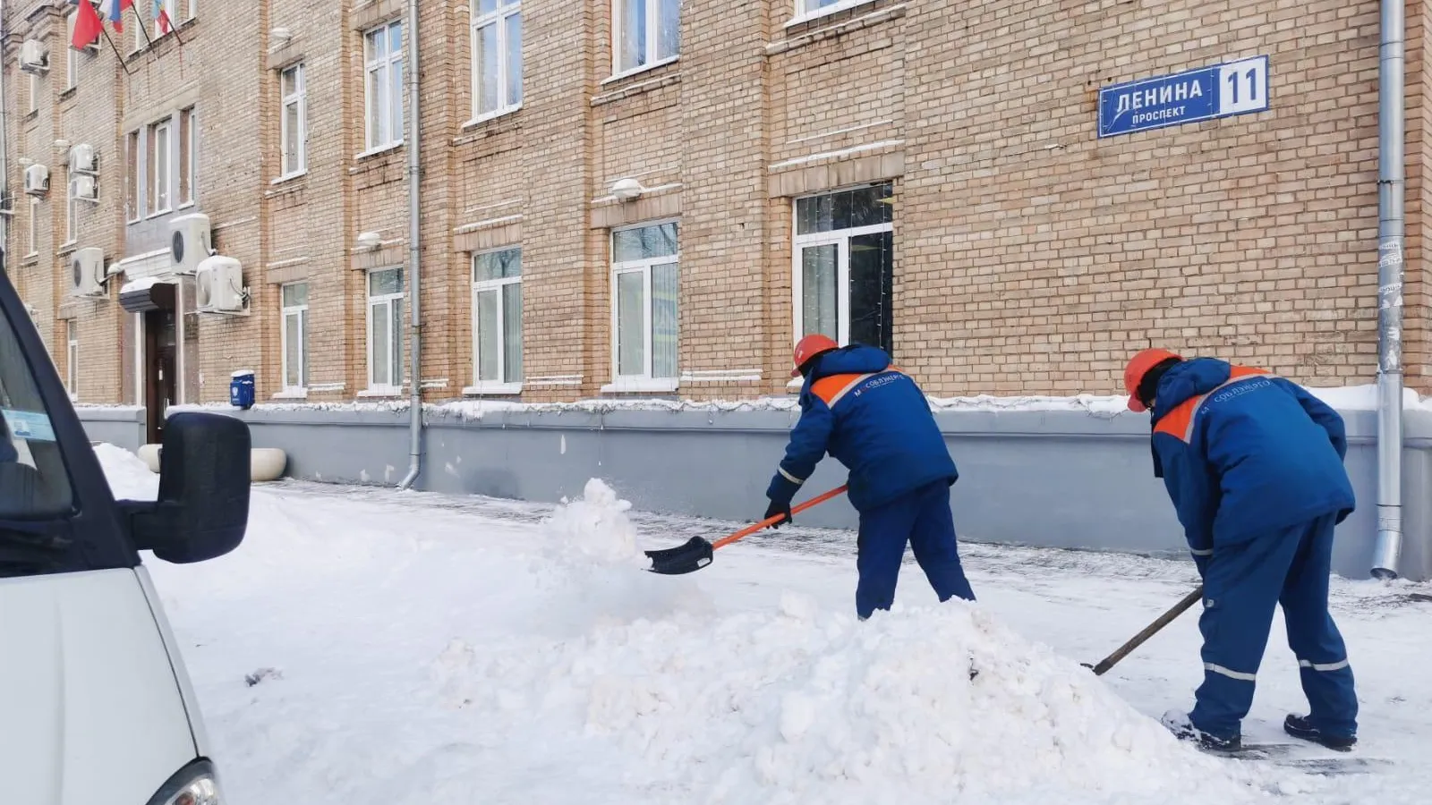 Почти 280 специалистов «Мособлэнерго» расчистили улицы Подмосковья после циклона