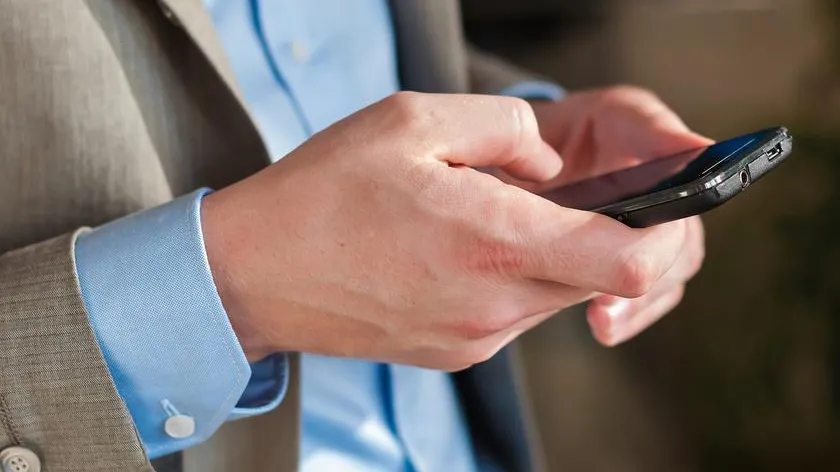 Второй день подряд: петербуржцы остались без сотовой связи и интернета