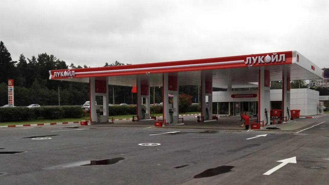 На федеральной трассе М‑9 в округе Красногорск проведут реконструкцию АЗС «Лукойл»