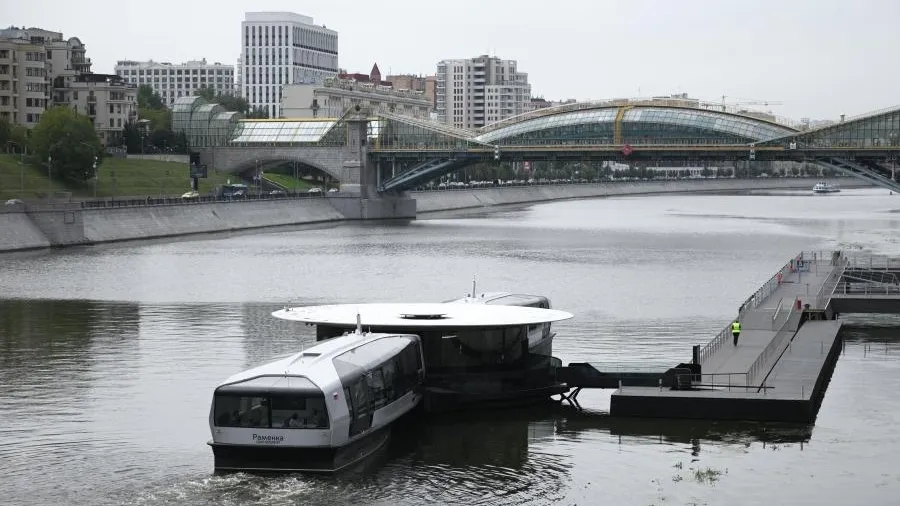 В Москве загорелся речной трамвай «Чечера» из-за аккумуляторного отсека