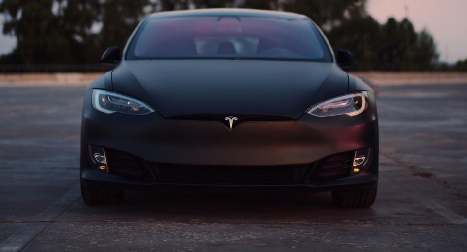 Крупнейший поставщик Tesla в России кинул покупателей на миллионы рублей