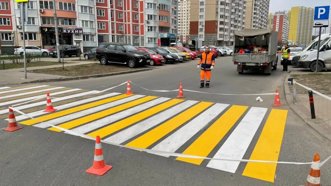 Дорожную разметку начали обновлять в Красногорске