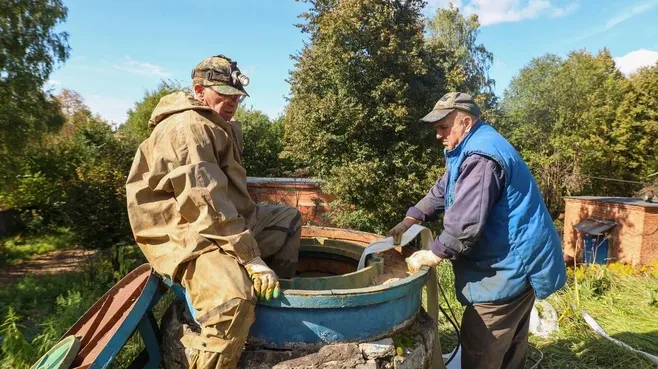В Солнечногорске промывают резервуар воды для микрорайона Рекинцо