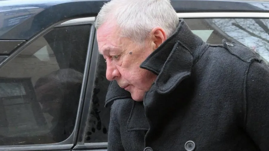 Не ходит пешком: Михаил Ефремов обзавелся охраной