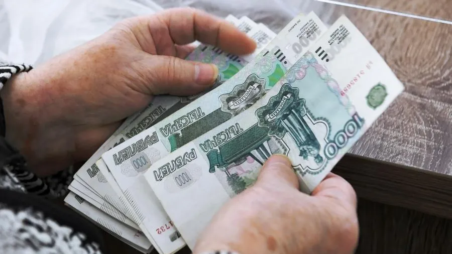 В России с 1 марта вырастут зарплаты