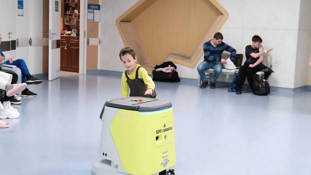 Роботы очистили свыше 250 тыс кв метров в медучреждениях Подмосковья