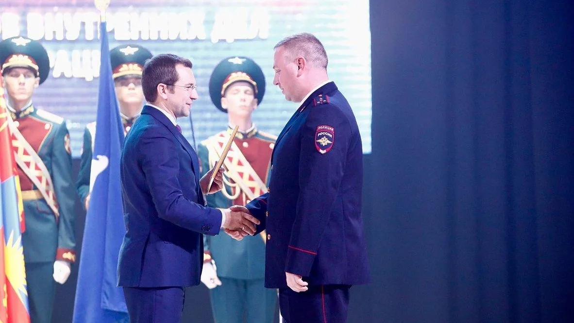 Власти Балашихи поздравили полицейских с профессиональным праздником