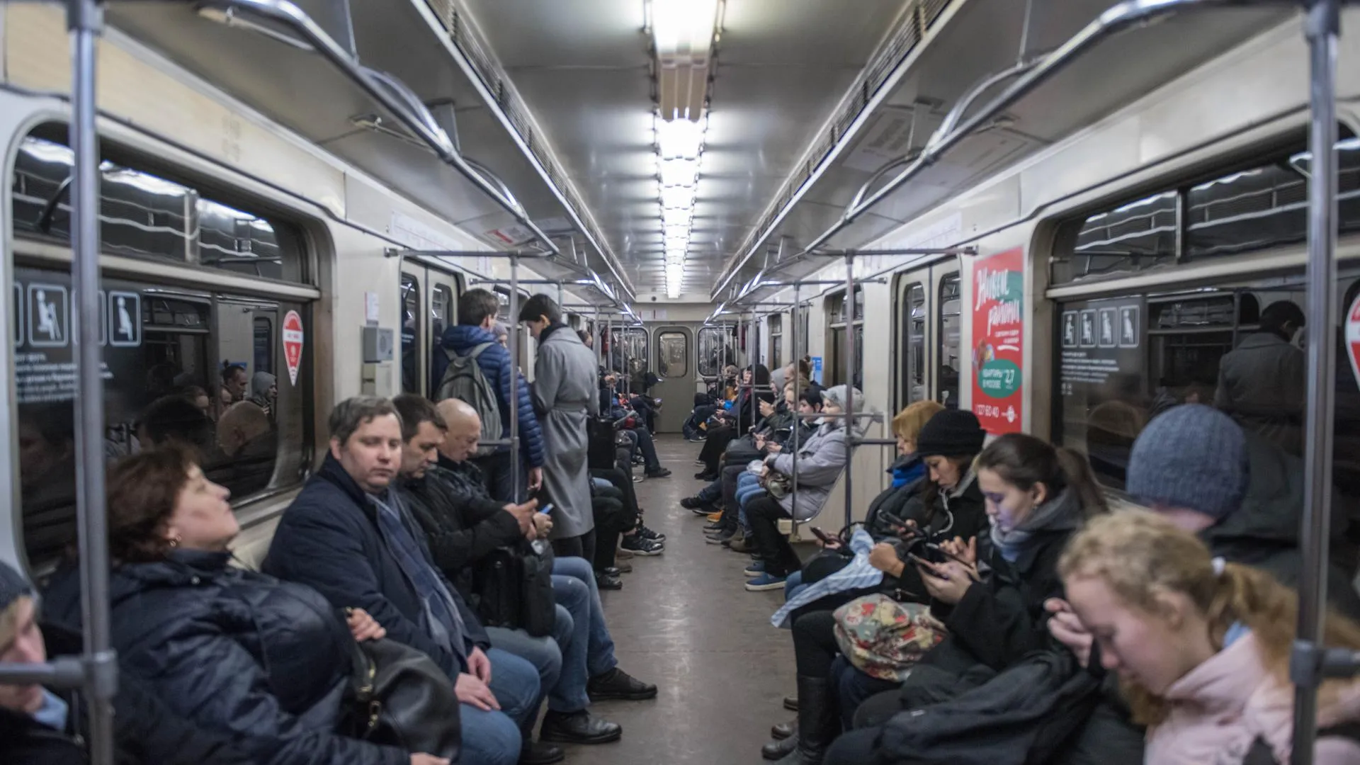 Поезда на всех ветках метро следуют согласно графику после 2 серьезных сбоев