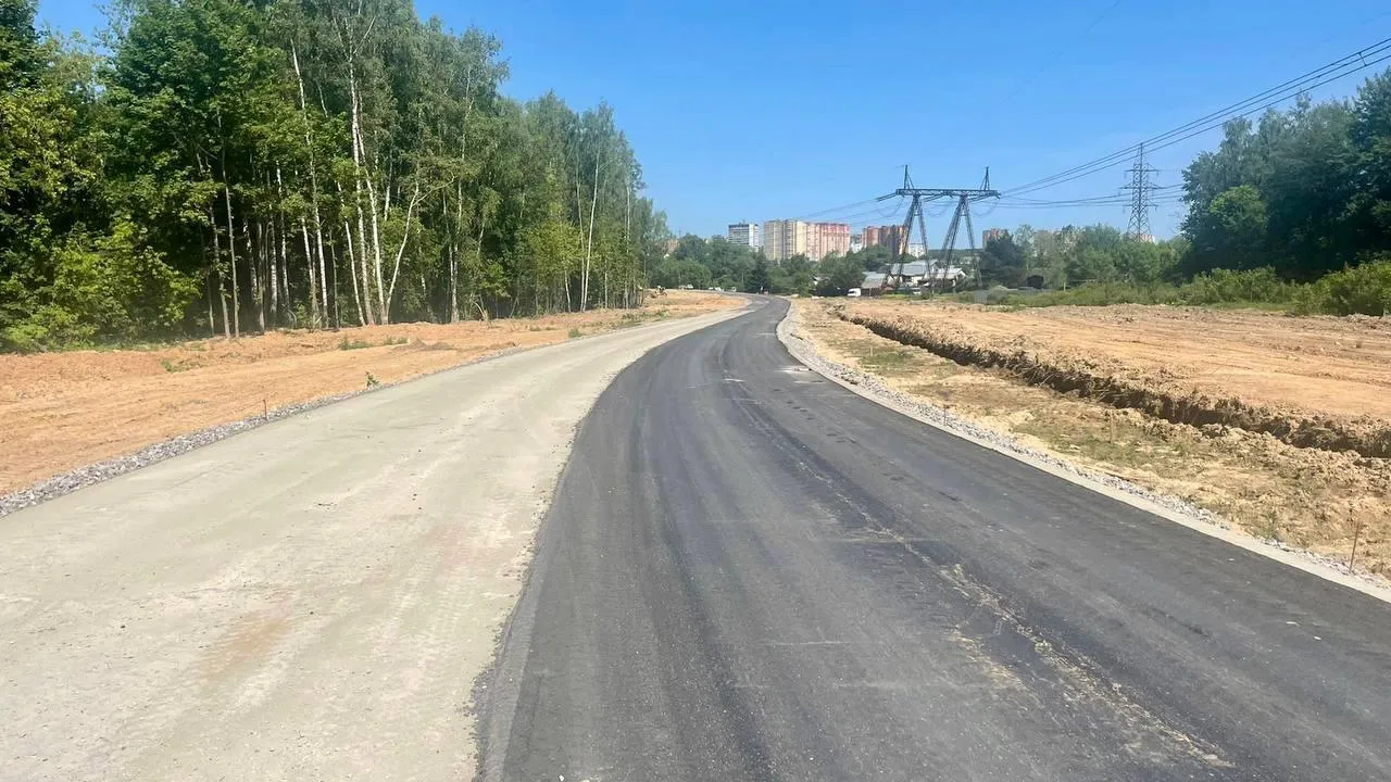 В Мытищах приступили к устройству асфальта между Осташковским шоссе и мостом через Клязьму