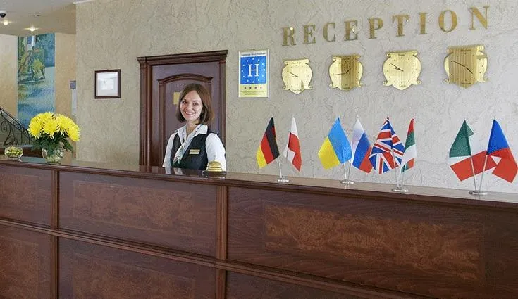 официальный сайт отеля Lecco